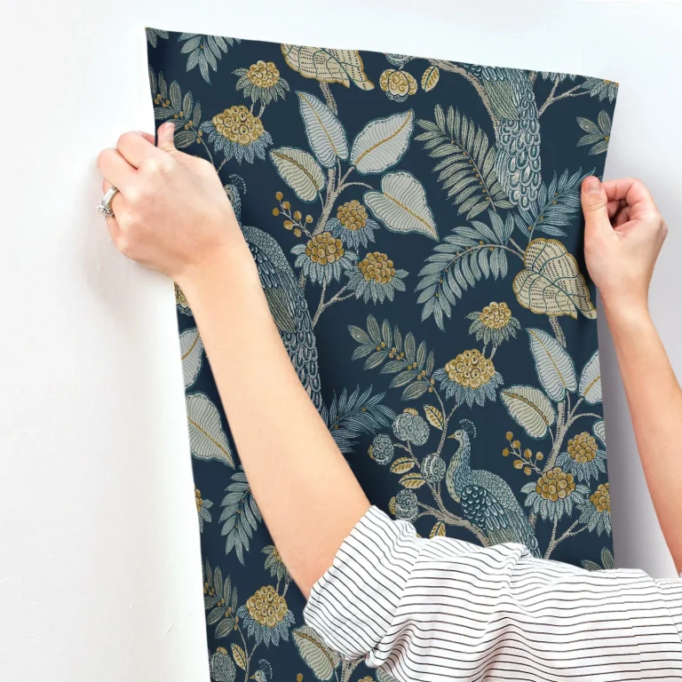 Chris Loves Julia Geneva Peacock Paradise Wallpaper - Dark Blue — Ảnh 5