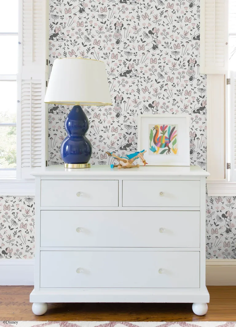 Disney Minnie Mouse Pretty as a Flower Peel and Stick Wallpaper - Black — Ảnh 4