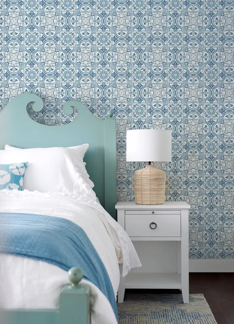 Chesapeake Concord Medallion Wallpaper - Blue