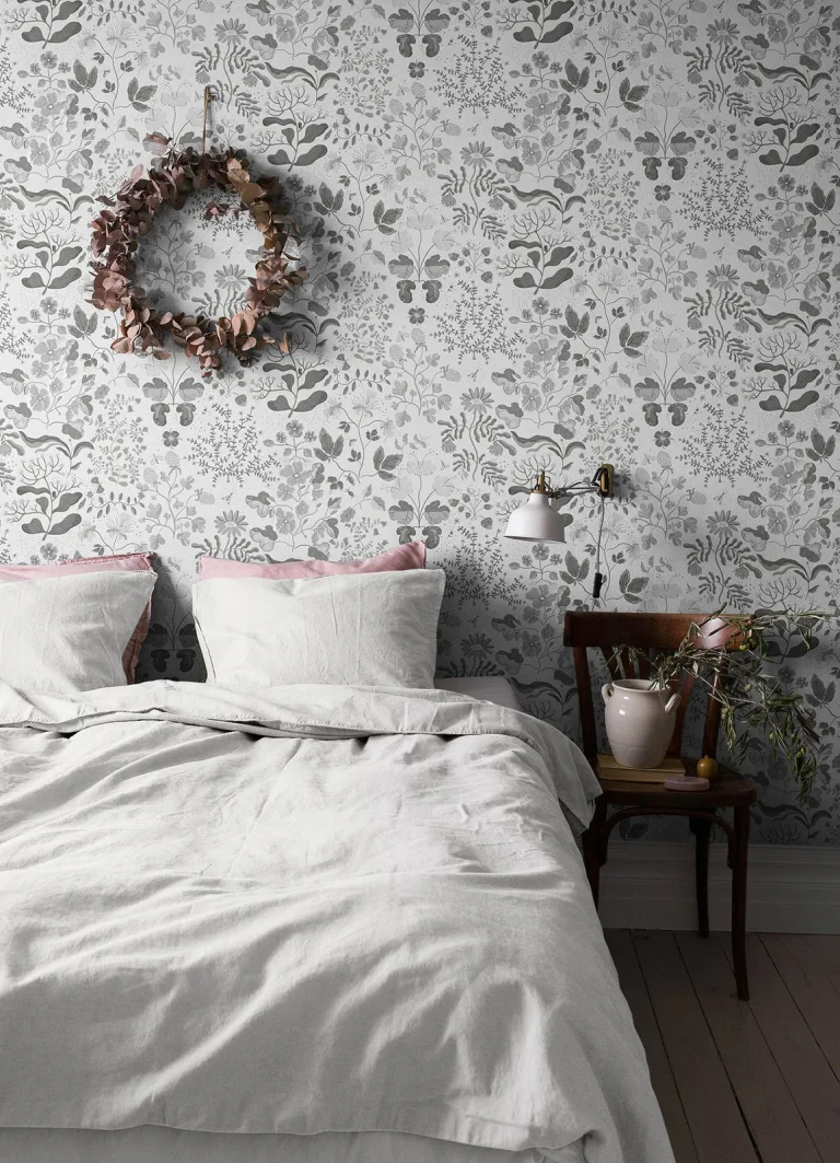 Groh Floral Wallpaper - Grey — Image 3