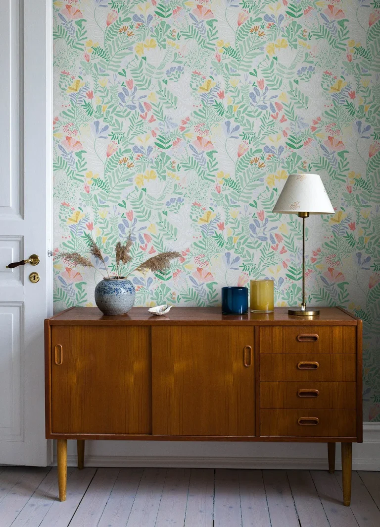 Brittsommar Woodland Floral Wallpaper - Light Green — Ảnh 2