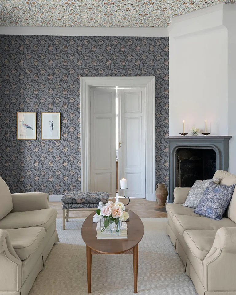 Anemone Floral Trail Wallpaper - Dark Blue — Image 3