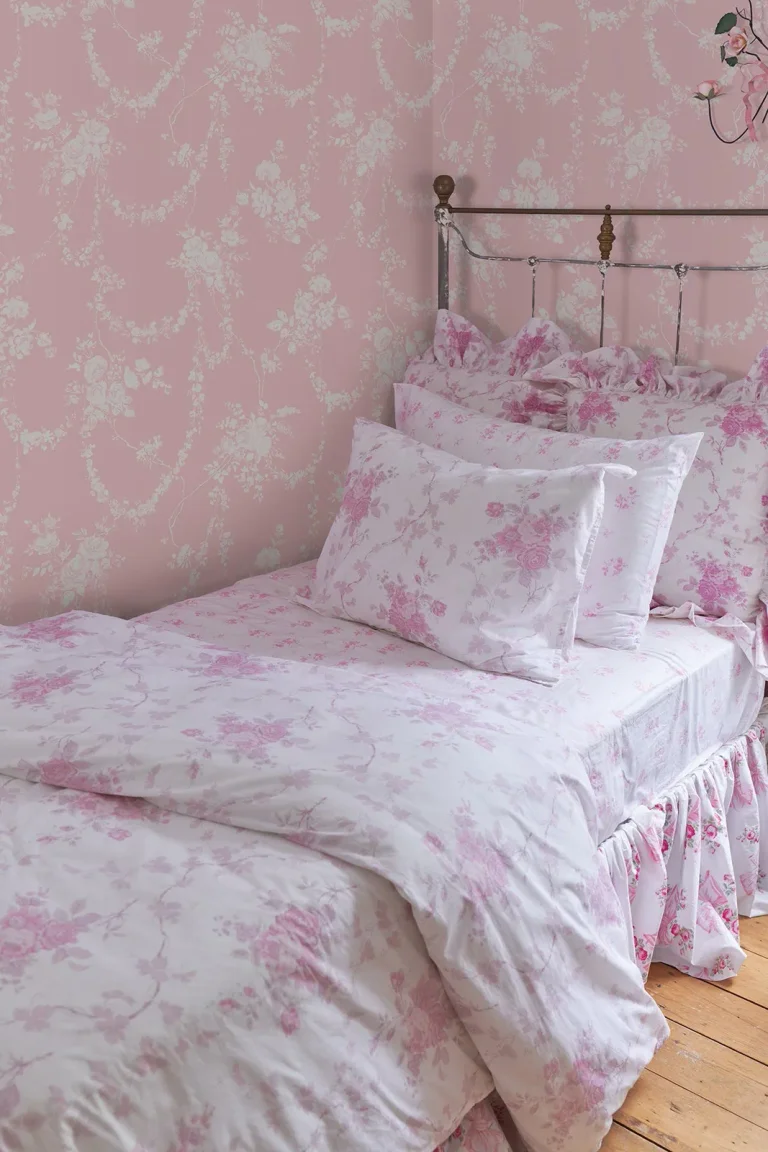 LoveShackFancy Chandelier Gates Floral Drape Wallpaper - Pink — Ảnh 5