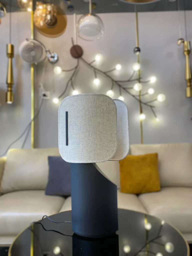 FLINT TABLE LAMP — Image 3