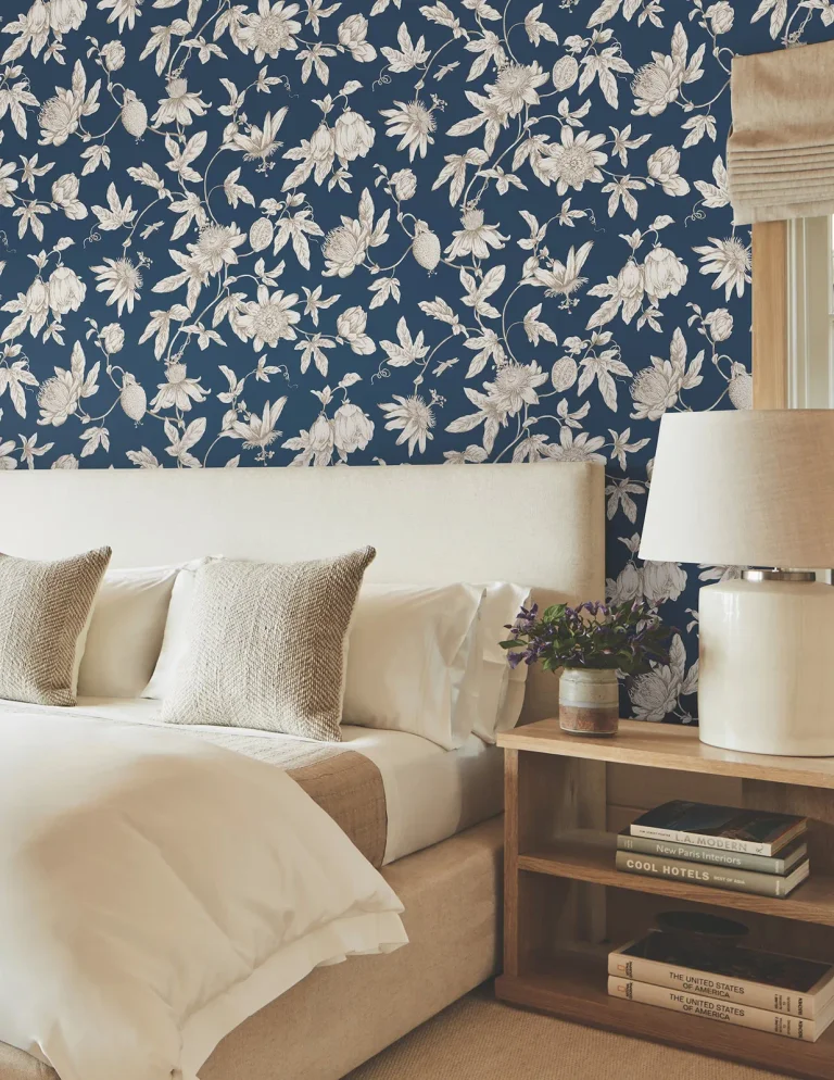 Passion Flower Toile Wallpaper - Navy — Ảnh 2
