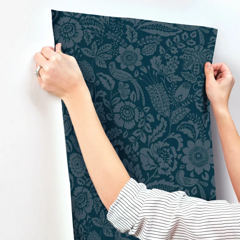 Marta Floral Trail Wallpaper - Navy — Ảnh 2