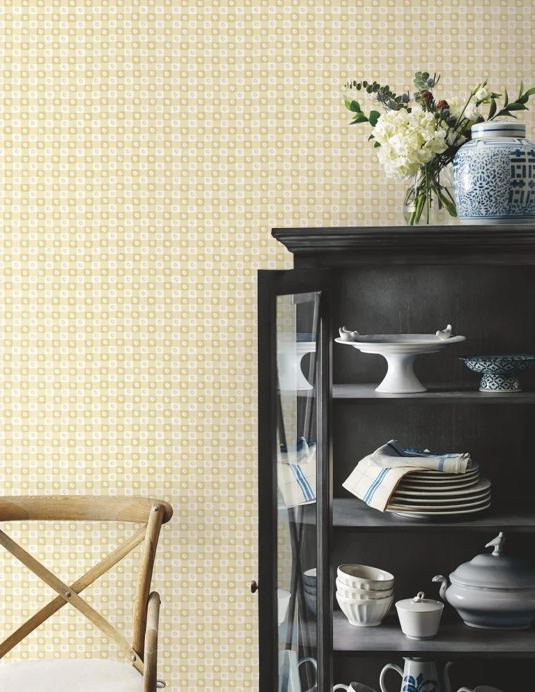 Rifle Paper Co. Daisy Gingham Floral Check Peel and Stick Wallpaper - Yellow — Ảnh 5