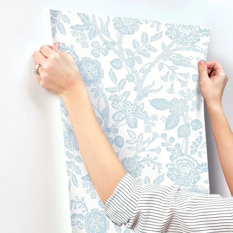Rifle Paper Co. Gracie Garden Wallpaper - Blue & White — Ảnh 4