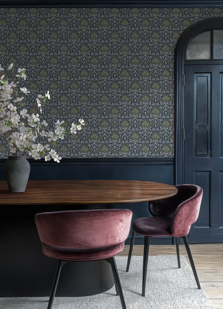 Chris Loves Julia Woodbury Floral Damask Wallpaper - Navy — Ảnh 4