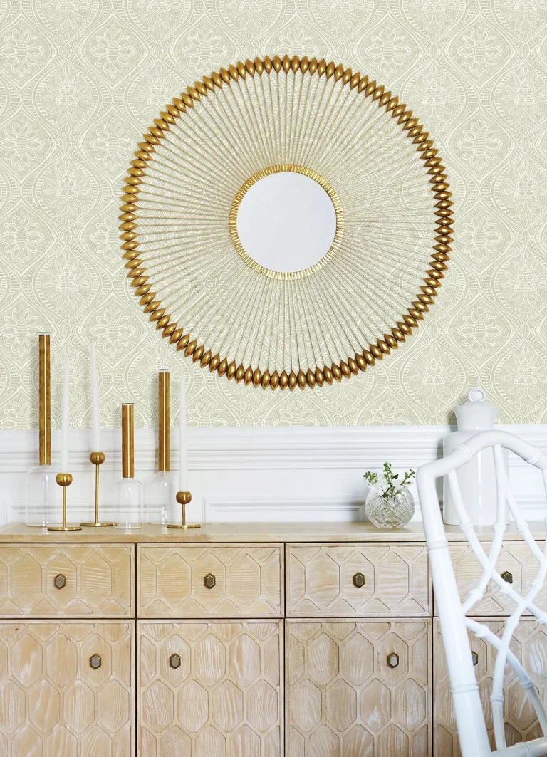 Scout Floral Ogee Wallpaper - Moss — Image 3