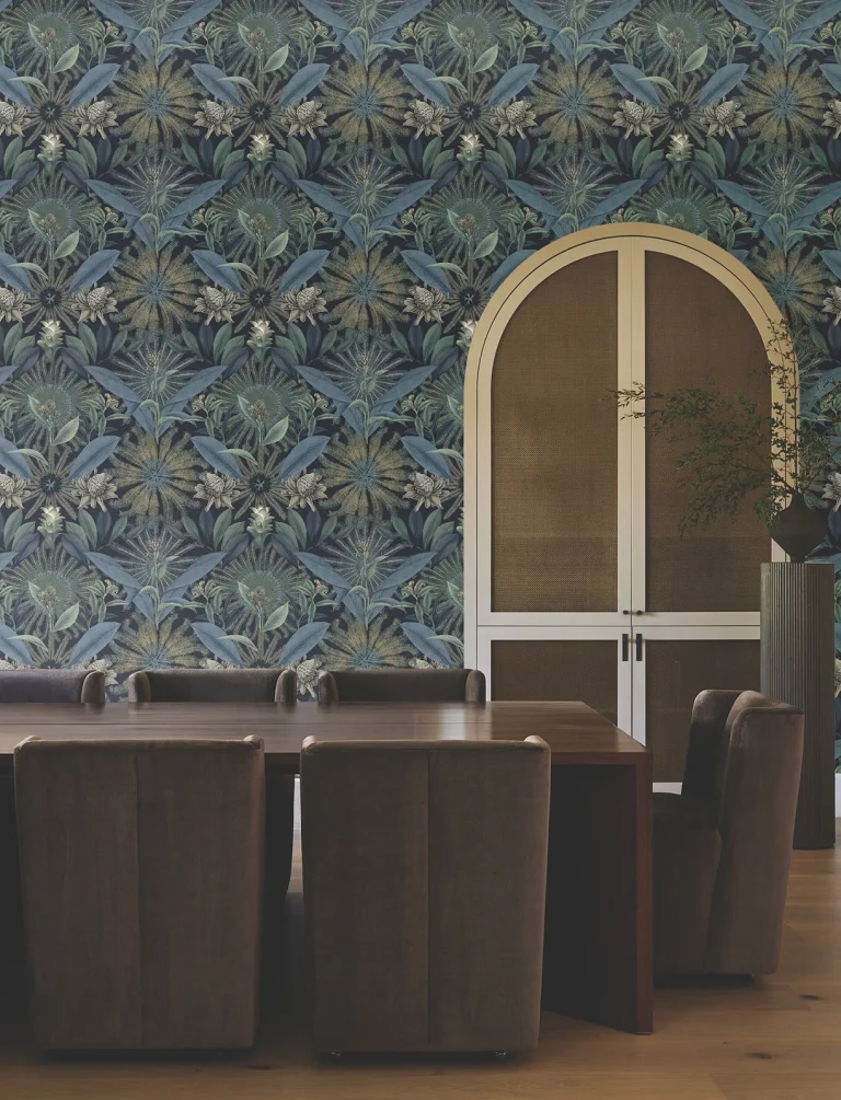 Ronald Redding Enchanted Garden Tropical Wallpaper - Navy — Ảnh 3