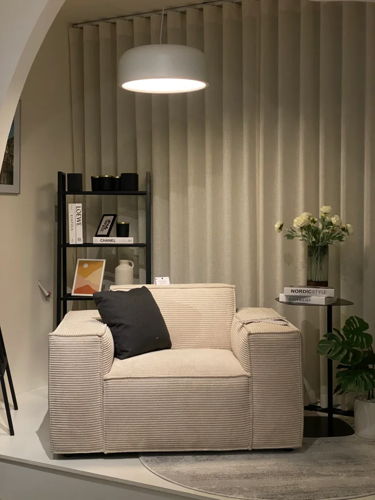 BOLD ARMCHAIR — Image 4