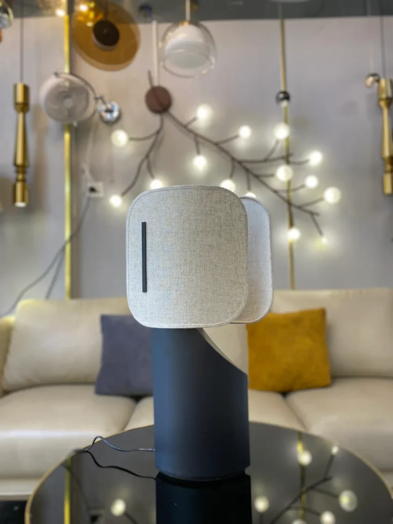 FLINT TABLE LAMP — Image 2