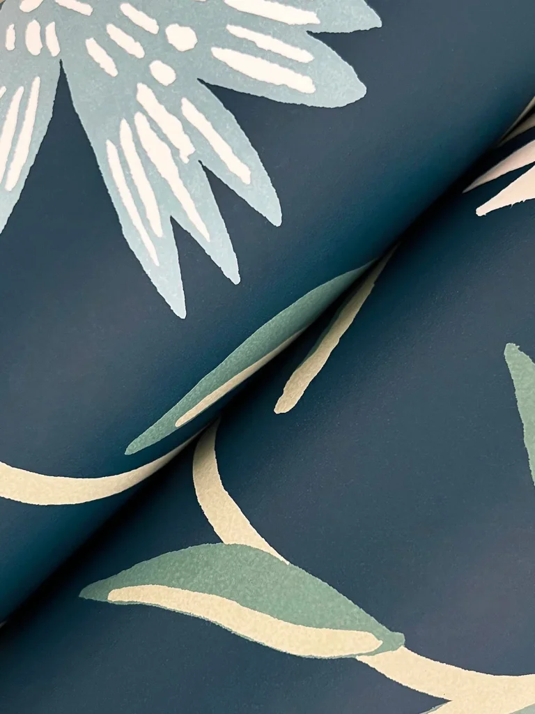 Rifle Paper Co. Aster Wallpaper - Navy — Ảnh 3