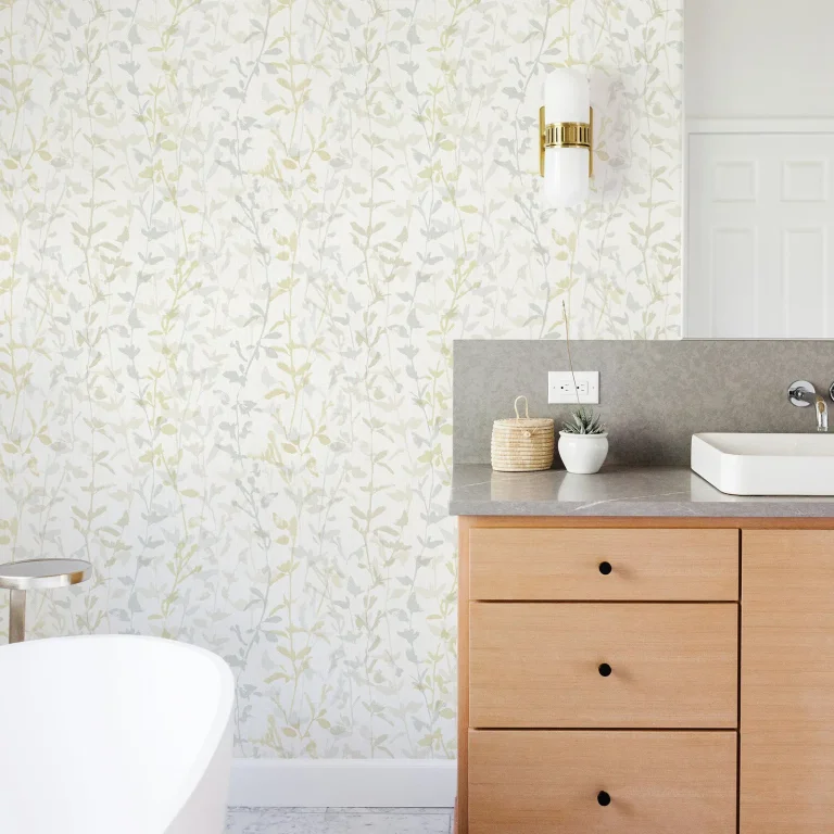 Thea Floral Trail Wallpaper - Light Grey