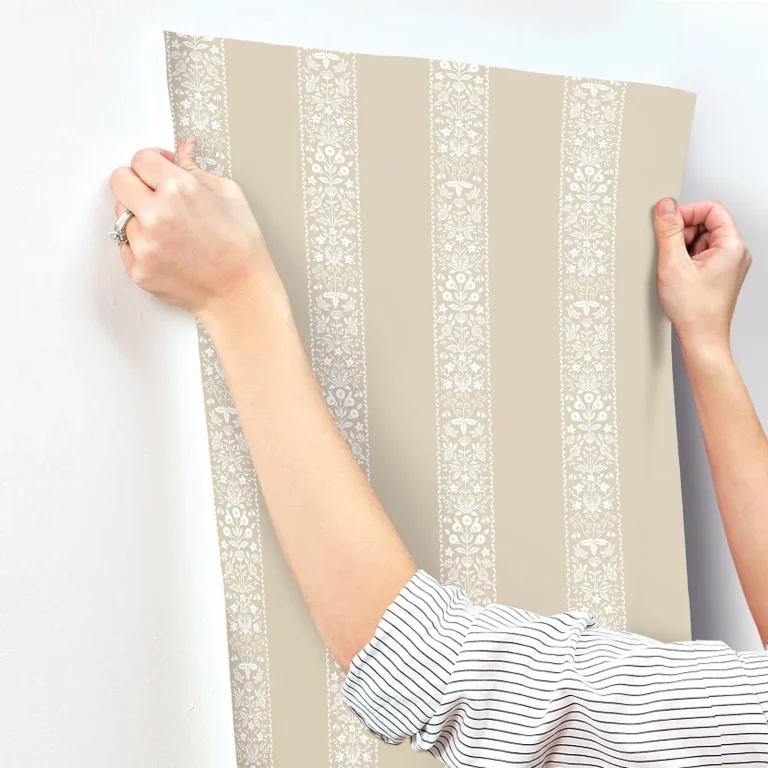 Rifle Paper Co. Estee Stripe Wallpaper - Linen — Ảnh 6