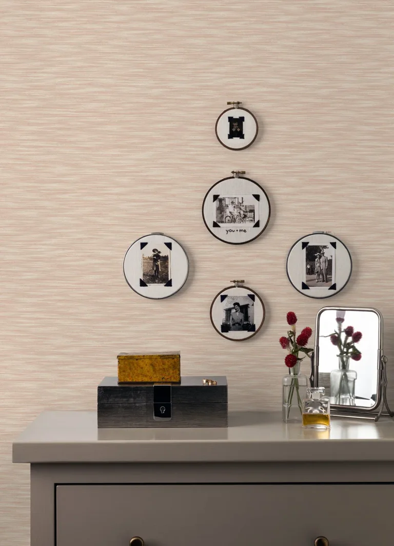 Benson Variegated Stripe Wallpaper - Coral — Ảnh 4
