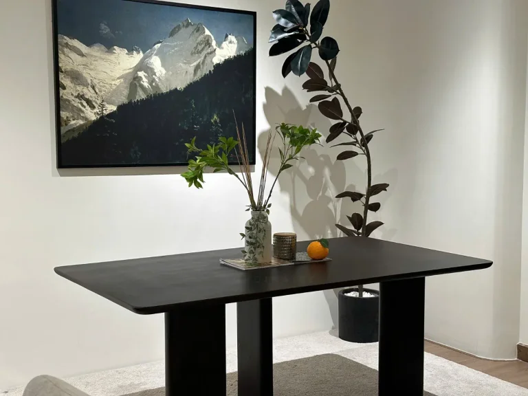 ELAINE DINING TABLE - SAMPLE SALE - ORD-9297702158579 — Ảnh 4
