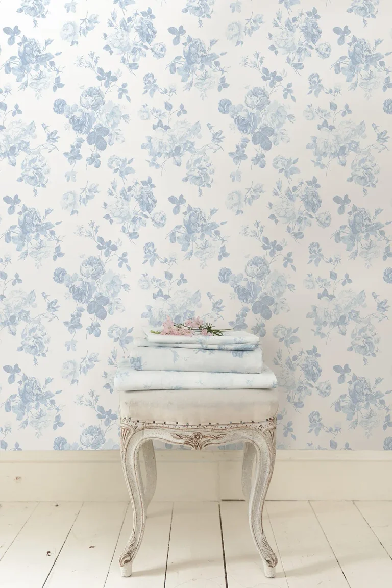 LoveShackFancy Everblooming Rosettes Cabbage Rose Bouquets Wallpaper - Sky Blue — Ảnh 3