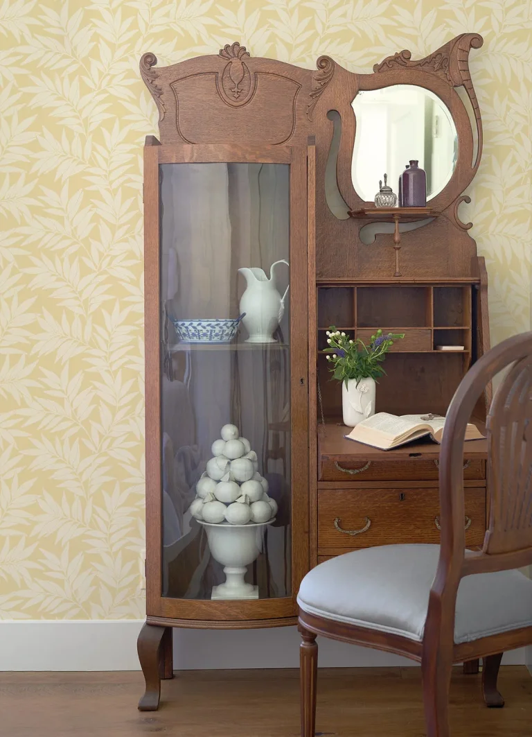 Morris Leaf Wallpaper - Yellow — Ảnh 3