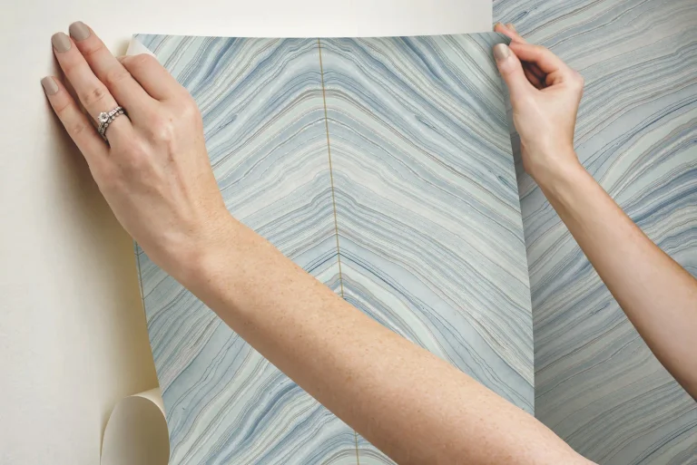 Candice Olson Onyx Strata Peel and Stick Wallpaper - Mist Blue — Ảnh 4