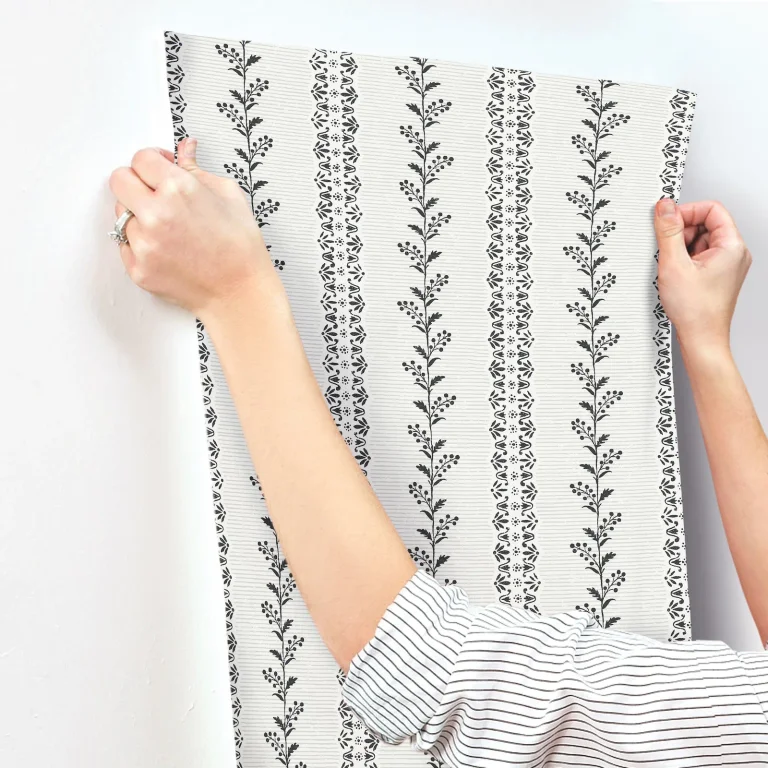 Magnolia Home Everleigh Wallpaper - White/Black — Ảnh 5
