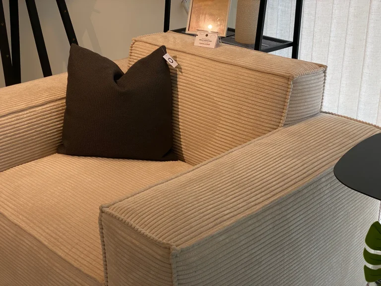 BOLD ARMCHAIR — Image 12