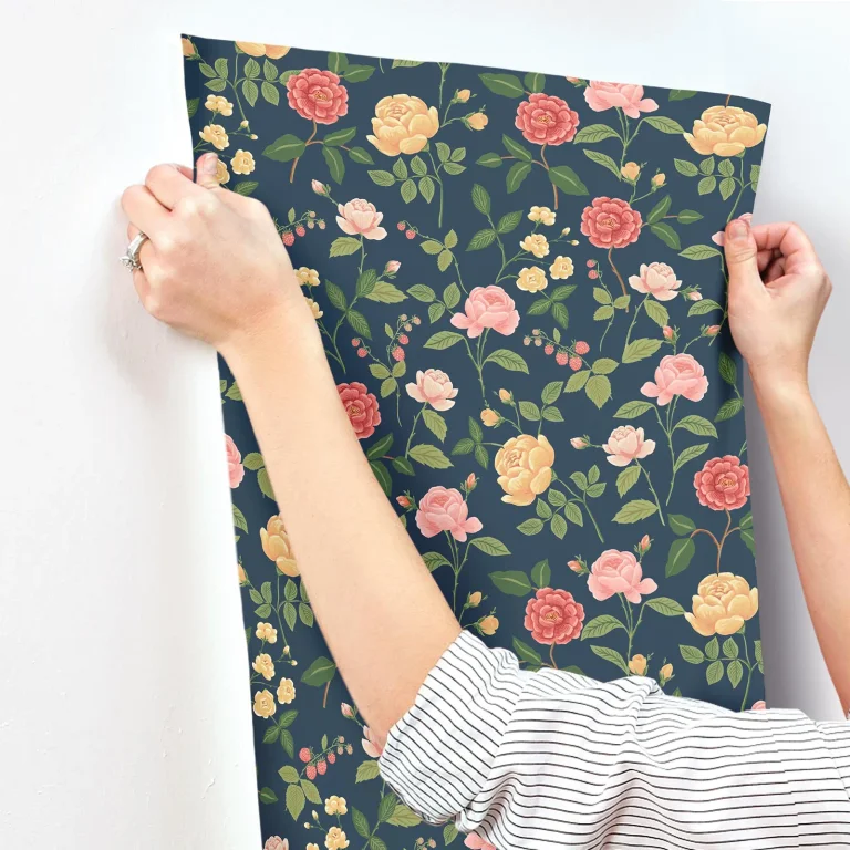 Rifle Paper Co. Roses Wallpaper - Navy — Ảnh 2