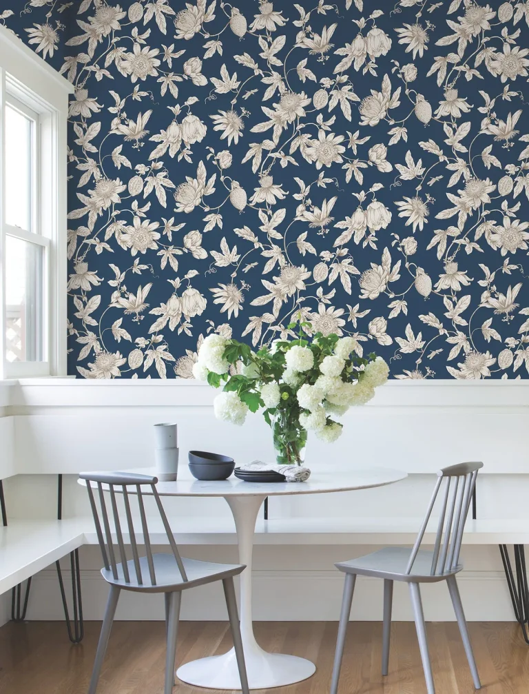 Passion Flower Toile Wallpaper - Navy — Ảnh 7