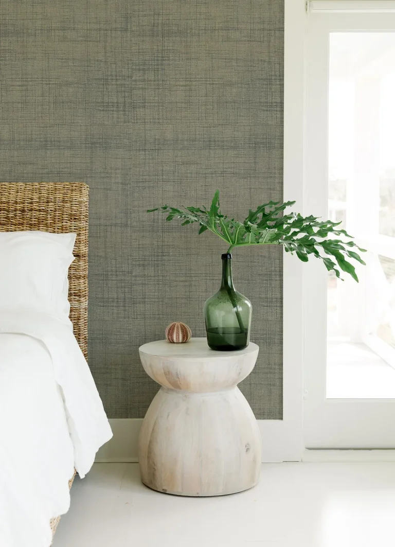 Cheng Woven Grasscloth Wallpaper - Light Grey — Image 2