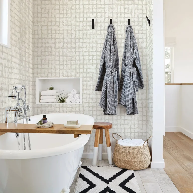 Shea Distressed Geometric Wallpaper - Gold — Image 5
