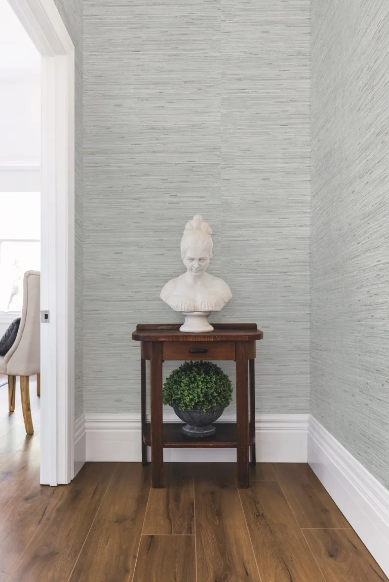 Lustrous Grasscloth Wallpaper - White/Silver — Image 2