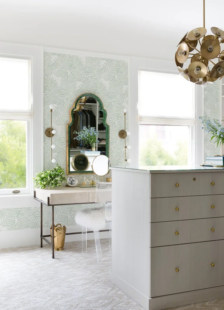 Finnley Inked Fern Wallpaper - Green — Image 3