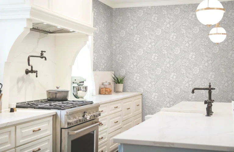 Erin & Ben Modern Acanthus Peel and Stick Wallpaper - Mist — Image 3