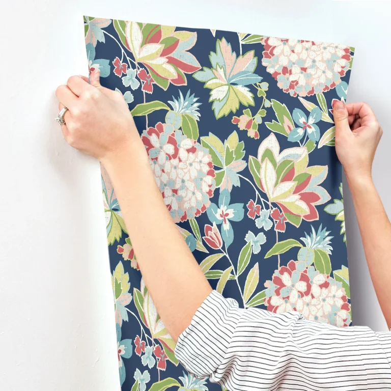 Valdivian Floral Wallpaper - Fuchsia — Ảnh 4