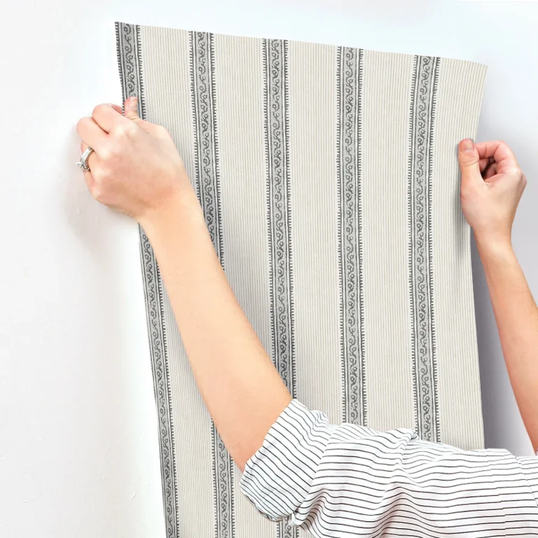 Chesapeake Mandevilla Vine Stripe Wallpaper - Black and Taupe — Ảnh 4