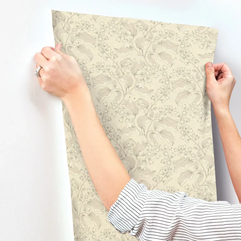 Syren Dainty Floral Wallpaper - Khaki — Image 4