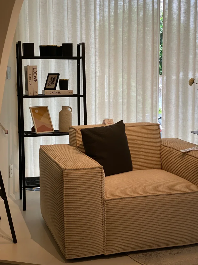 BOLD ARMCHAIR — Image 7