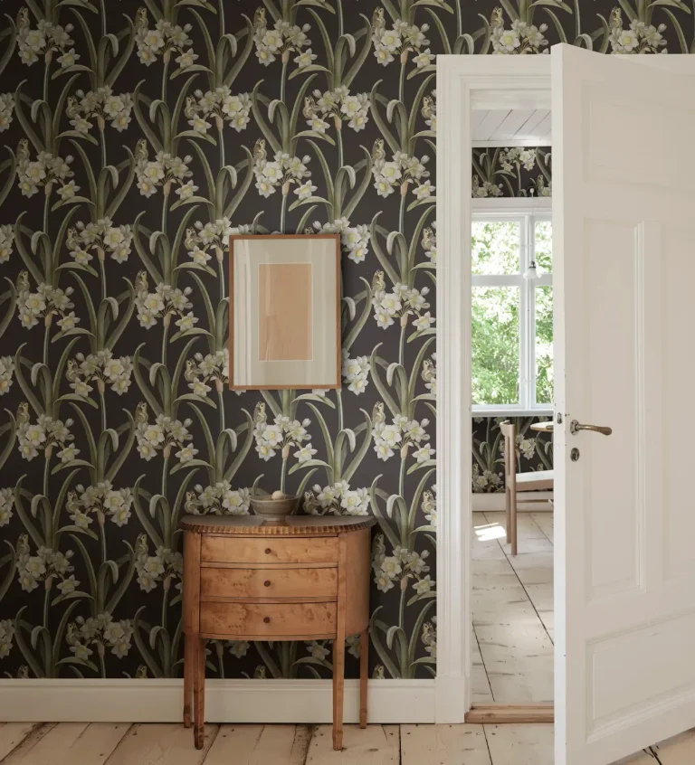 Lilian, Charcoal – Dramatic Floral — Ảnh 3