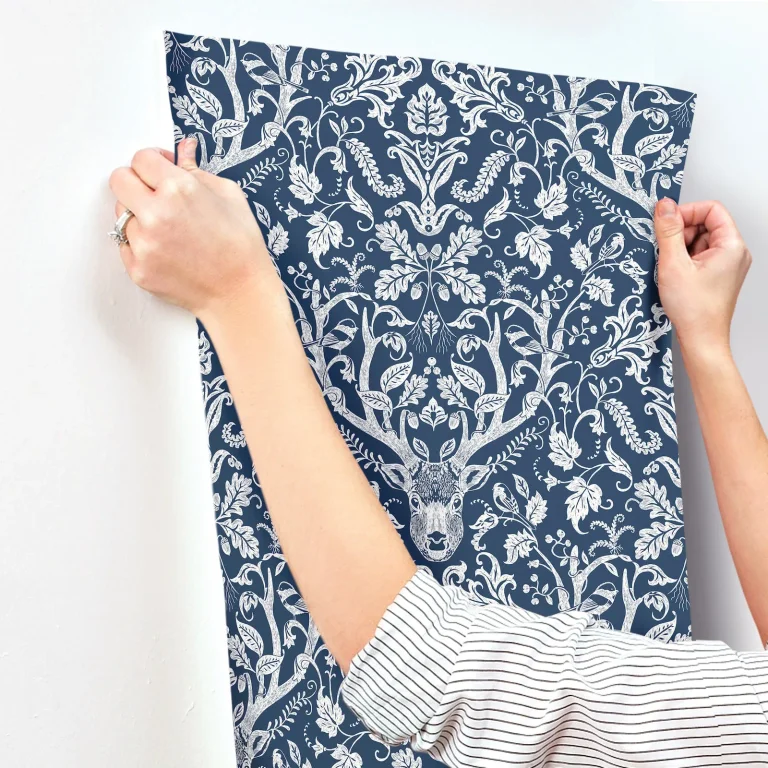 Chesapeake Kiwassa Antler Damask Wallpaper - Navy — Ảnh 6