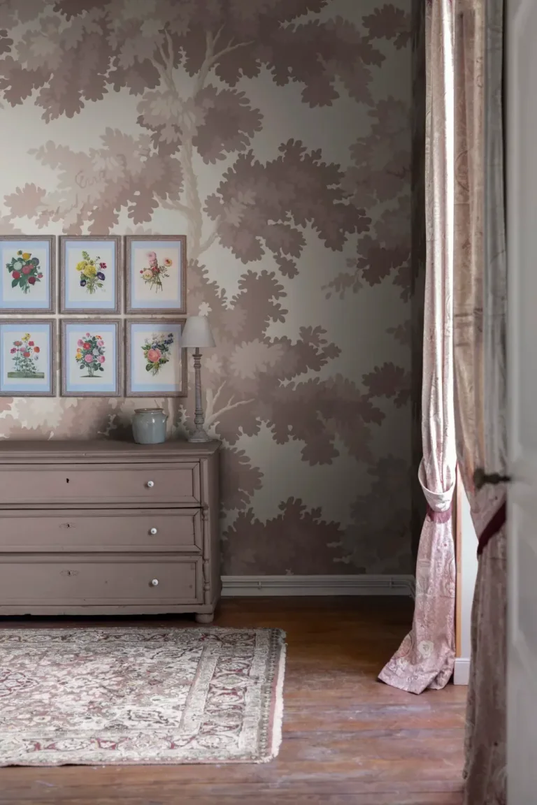 Raphael Mural, Blush — Ảnh 2