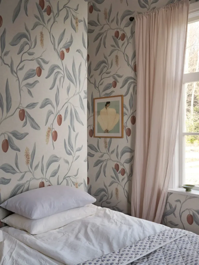 Vinnie Mural, Misty Blue — Ảnh 2