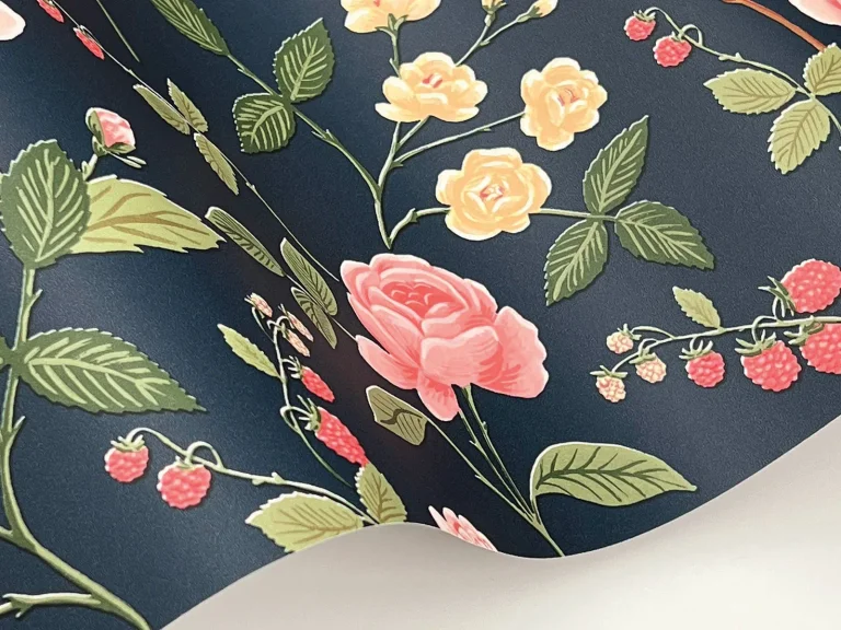 Rifle Paper Co. Roses Wallpaper - Navy — Ảnh 4