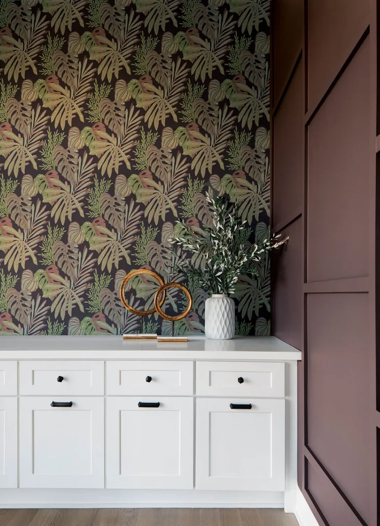 Alocasia Tropical Foliage Wallpaper - Burgundy — Ảnh 2