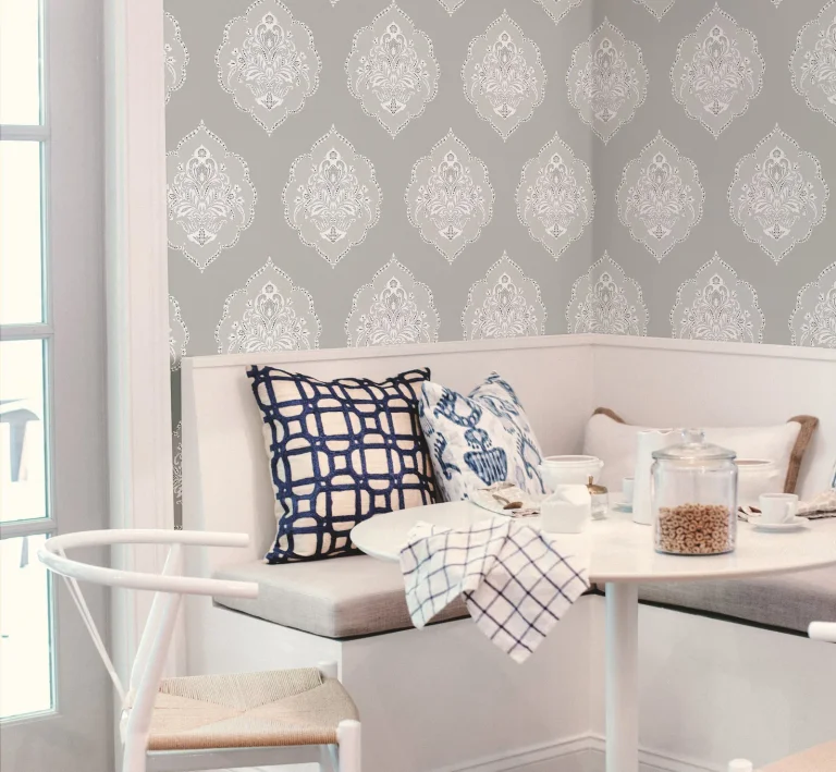 Signet Medallion Damask Wallpaper - Grey