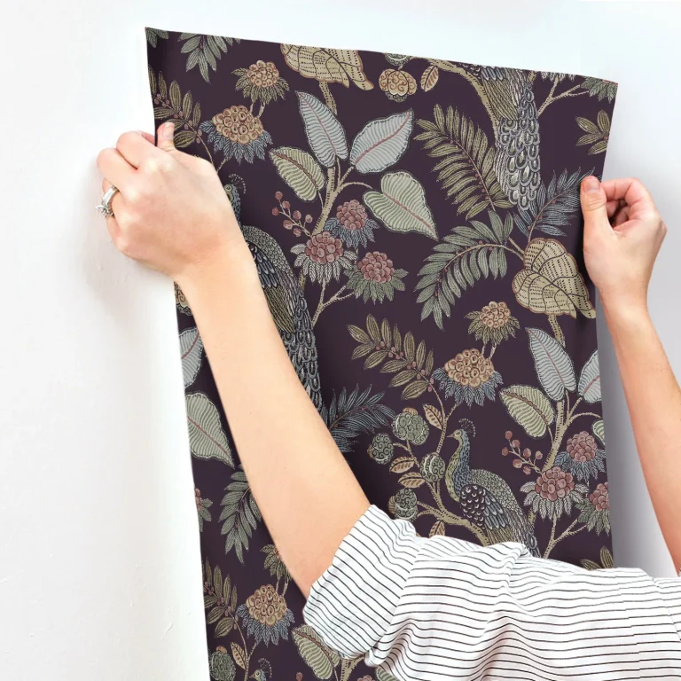 Chris Loves Julia Geneva Peacock Paradise Wallpaper - Plum — Ảnh 5