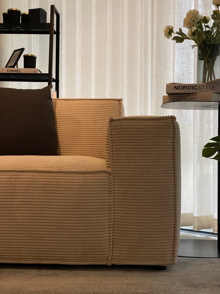 BOLD ARMCHAIR — Image 10