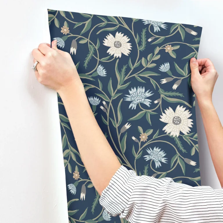 Rifle Paper Co. Aster Wallpaper - Navy — Ảnh 4