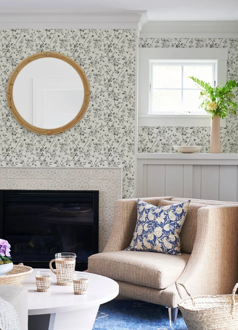 Chesapeake Glinda Floral Trail Wallpaper - Black