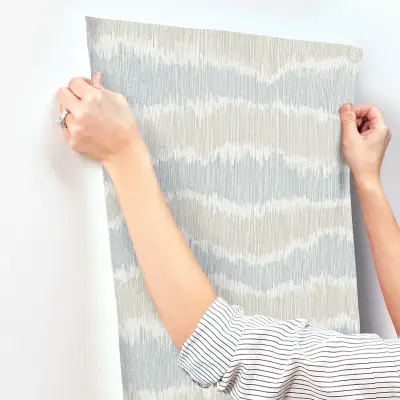 Wiggle Ikat Stripe Wallpaper - Natural/Blue